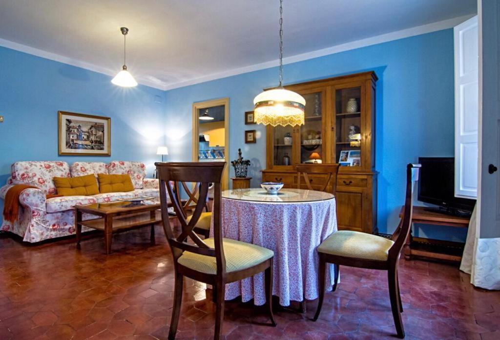 Apartamento En Un Dormitorio En Plaza Alfaro Siviglia Esterno foto