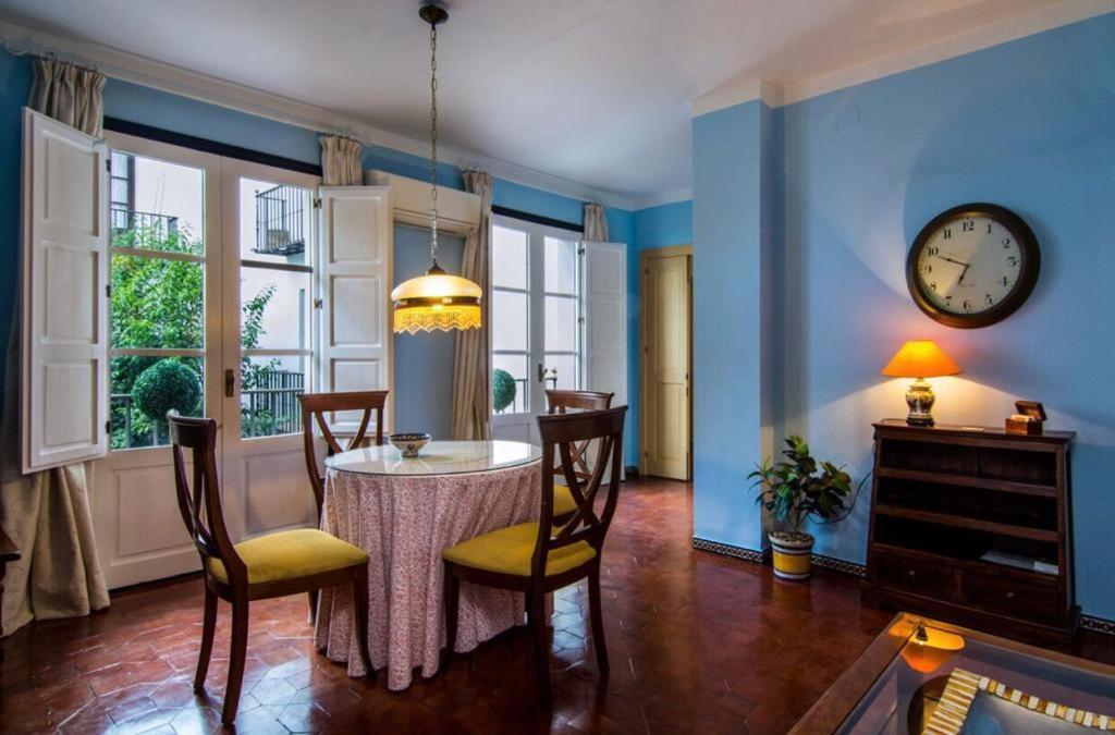 Apartamento En Un Dormitorio En Plaza Alfaro Siviglia Esterno foto